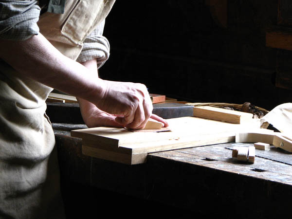 Nacemos de la influencia y formaciÃ³n  heredada en el sector de la <strong>carpinterÃ­a de madera y ebanisterÃ­a  en Algete.</strong>